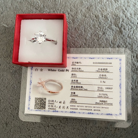 NEW white gold solitaire Diamond ring - Picture 1 of 3